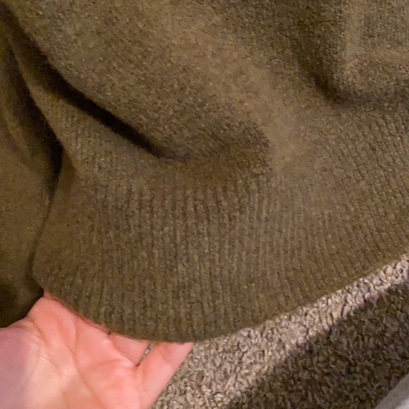Green sweater🔸 - Picture 5 of 5